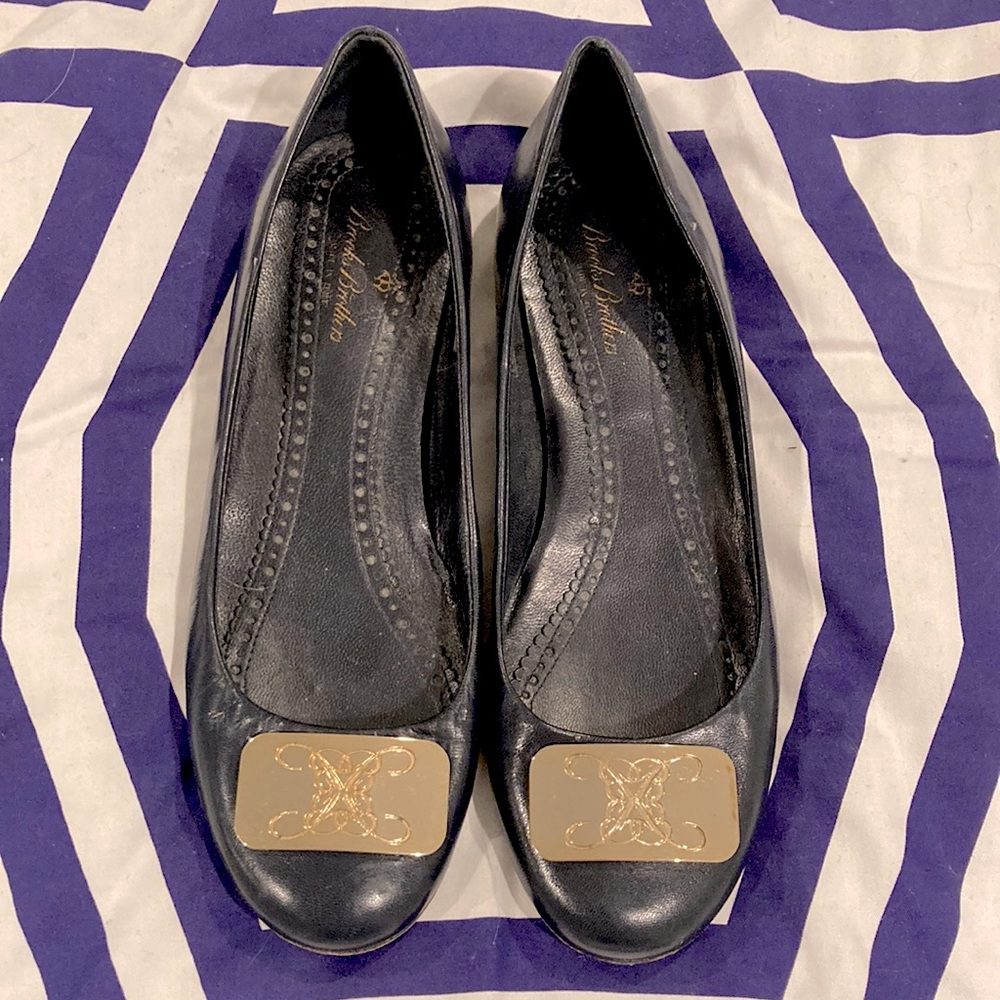 Brooks Brothers Navy Blue Leather Flats with Gold Plate Detailing, size 7